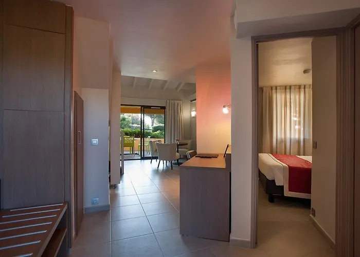 Marina Corsica ホテル 3*