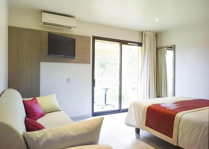 Marina Corsica ホテル